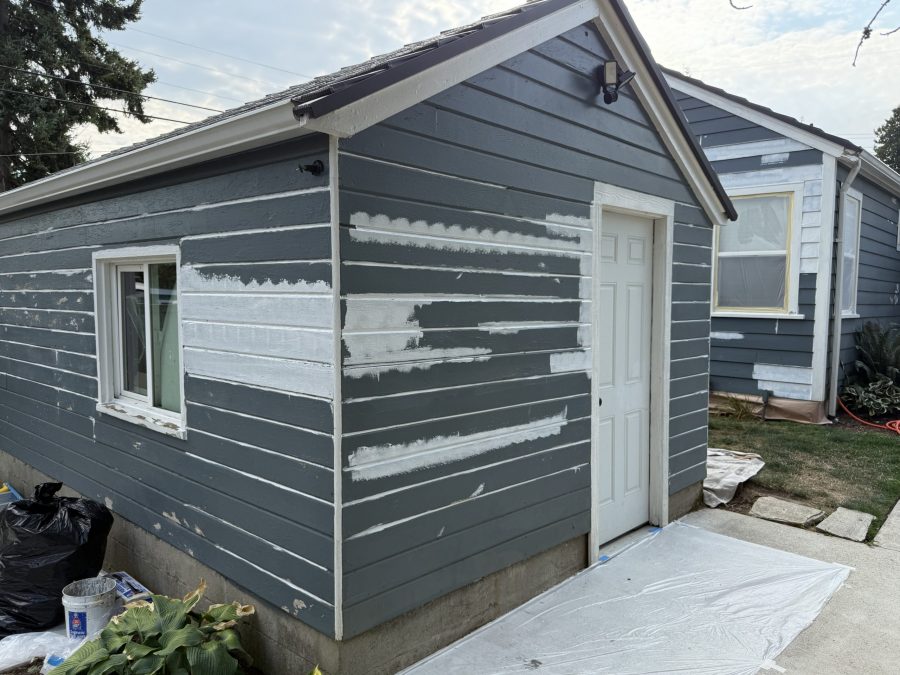 detached garage with primer on siding Preview Image 8