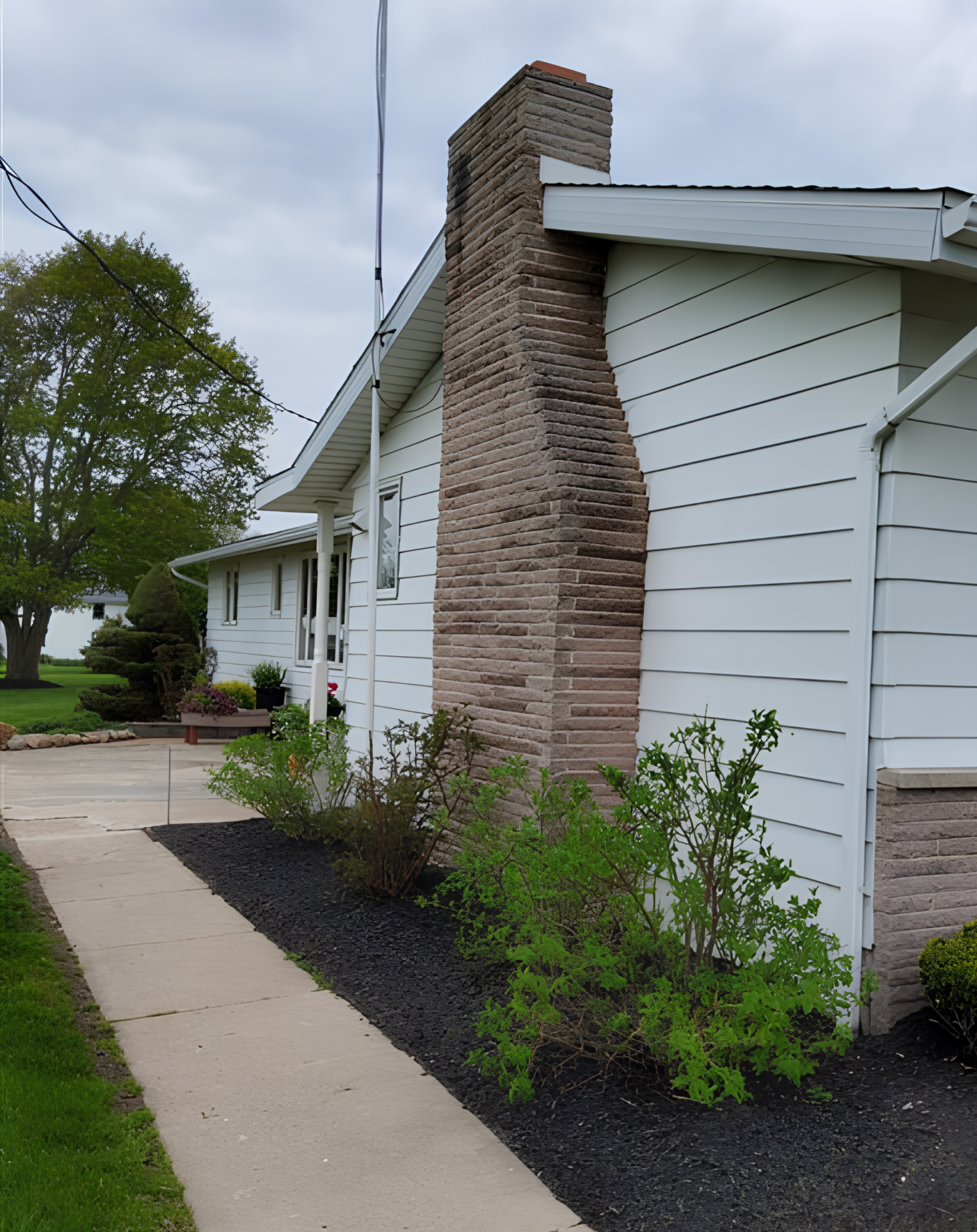 Black Brick Accent for Fort Wayne Exterior Before