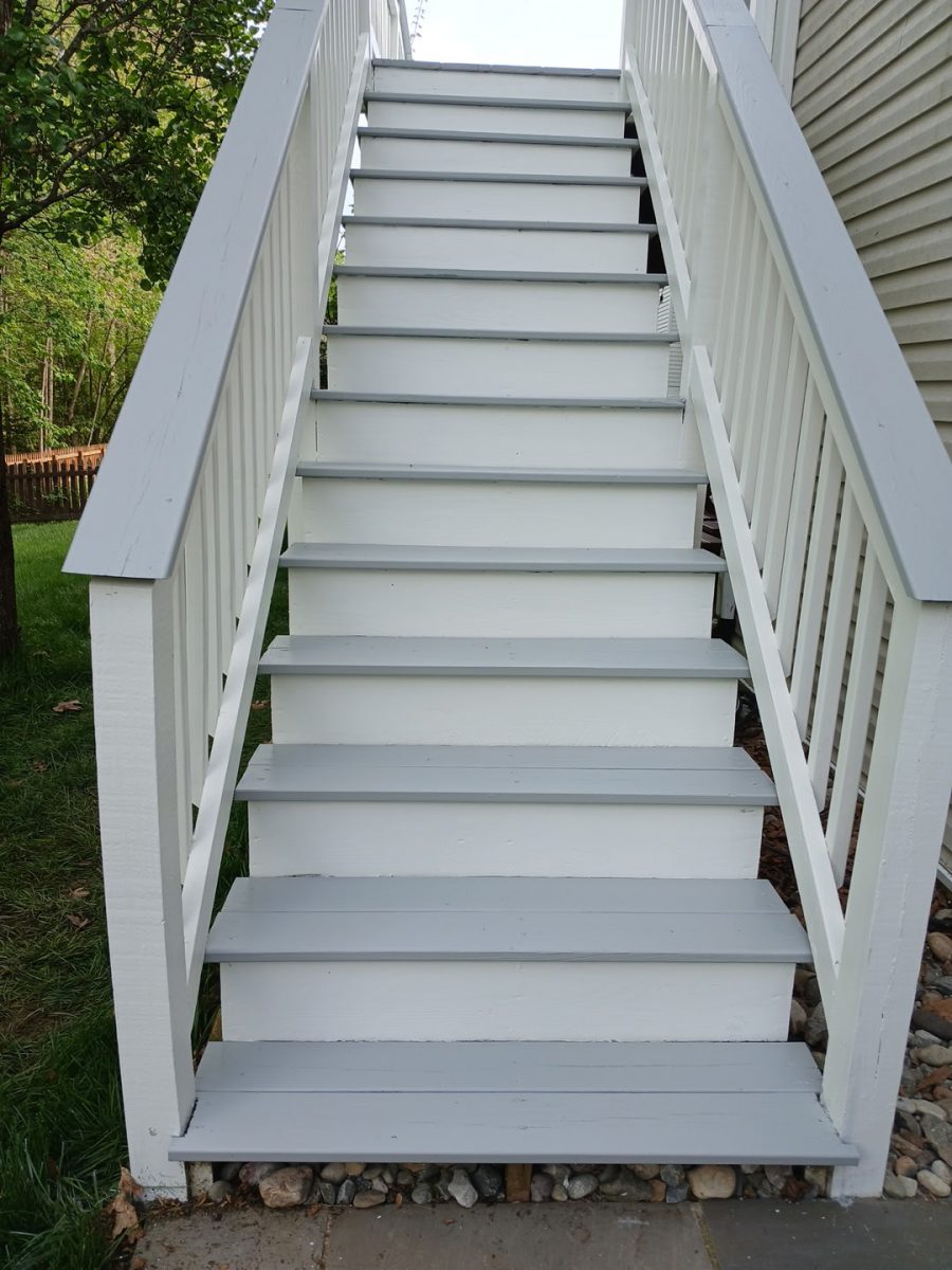 white painted deck steps on home Preview Image 4