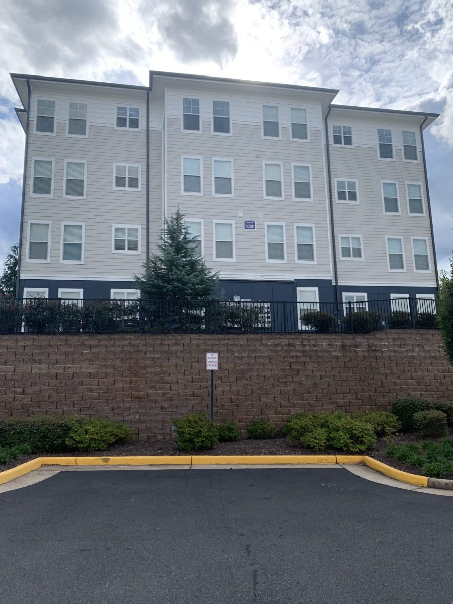 apartment complex side view Preview Image 2