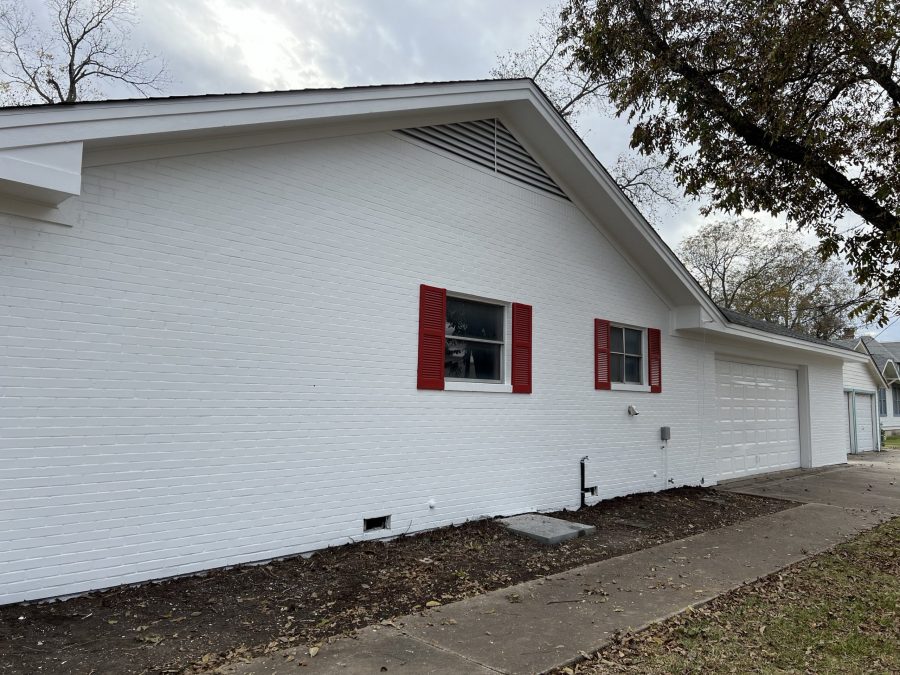 Side of home exterior home Preview Image 2