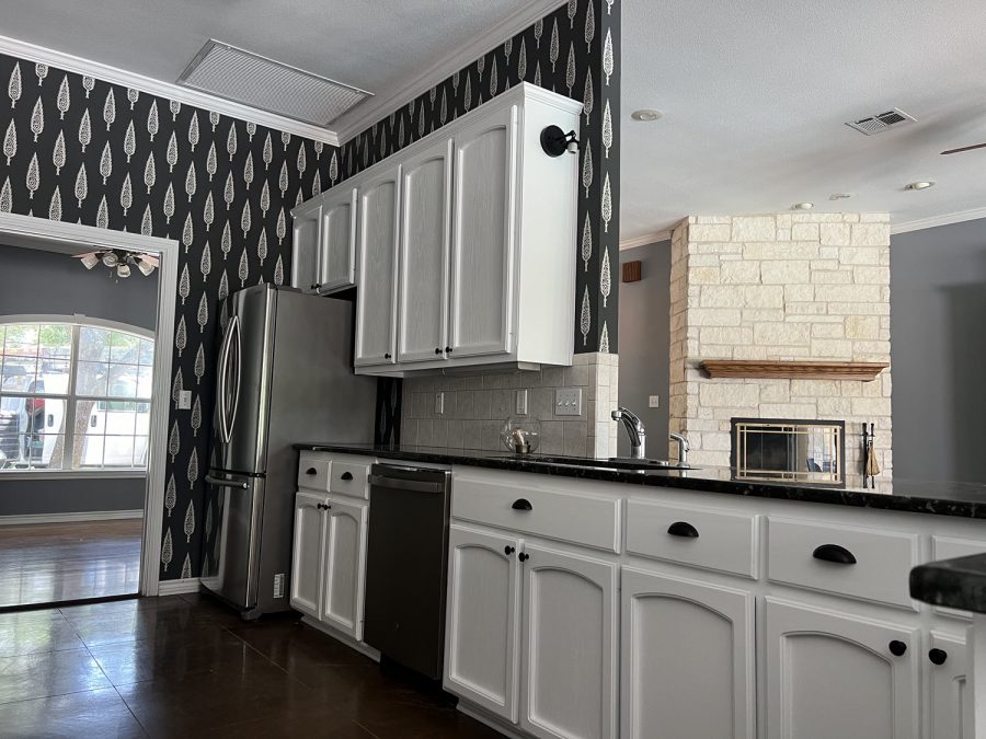 Professional Painted White Cabinets Salado, TX Preview Image 1