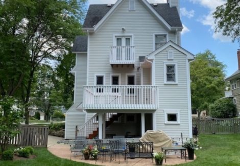 Historic home in Glen Ellyn, IL Side