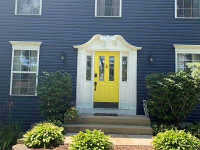 Blue and gold house in Glen Ellyn