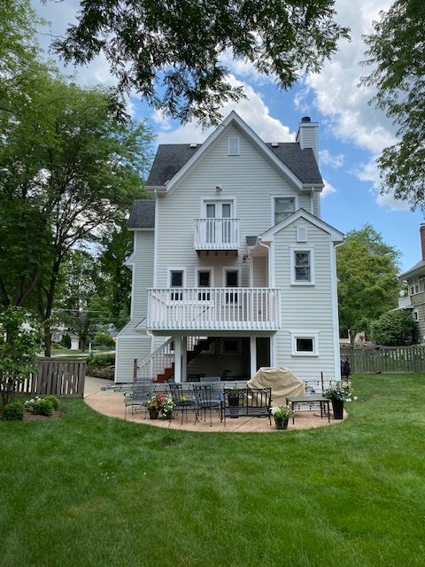 Historic home in Glen Ellyn, IL Side Preview Image 3