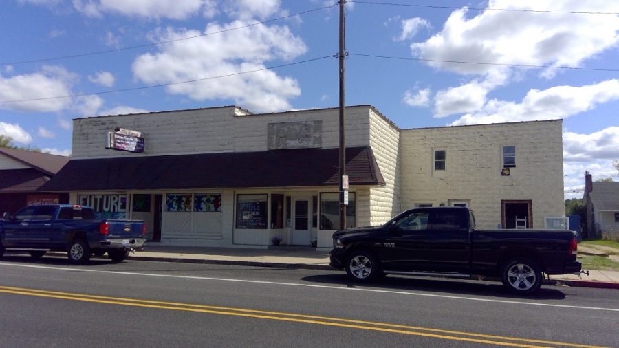 MoeZ Inn before exterior painting by CertaPro Painters of Grand Rapids, MI Preview Image 1
