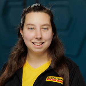 Lindsay DeRaymond headshot