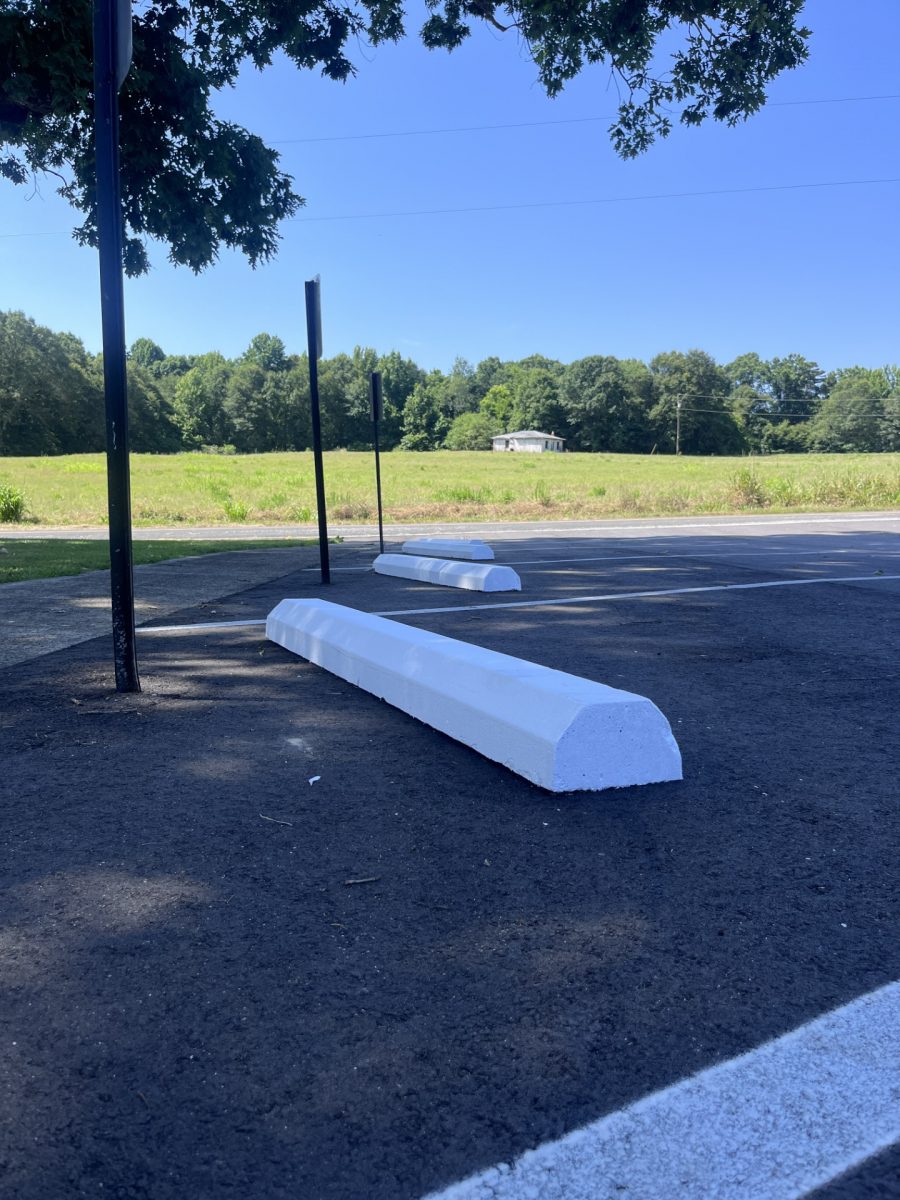 parking lot curb painting Simpsonville, SC Preview Image 1