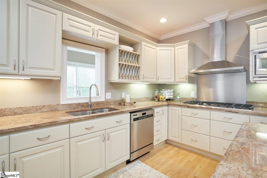 Professional Cabinet Painting Services Greenville, SC Preview Image 1