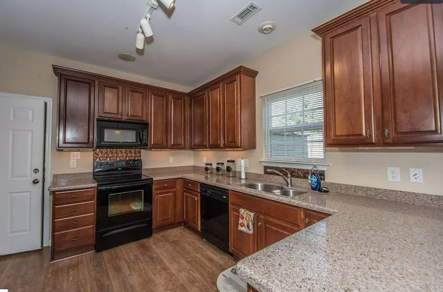 Before Professional Cabinet Painting Preview Image 2