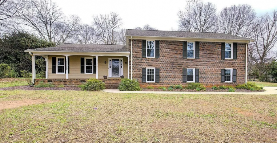 Before exterior brick painting Preview Image 3