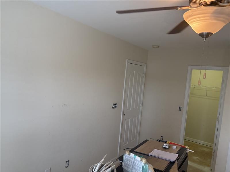 Simpsonville, SC Interior Before Professional Painting Preview Image 8