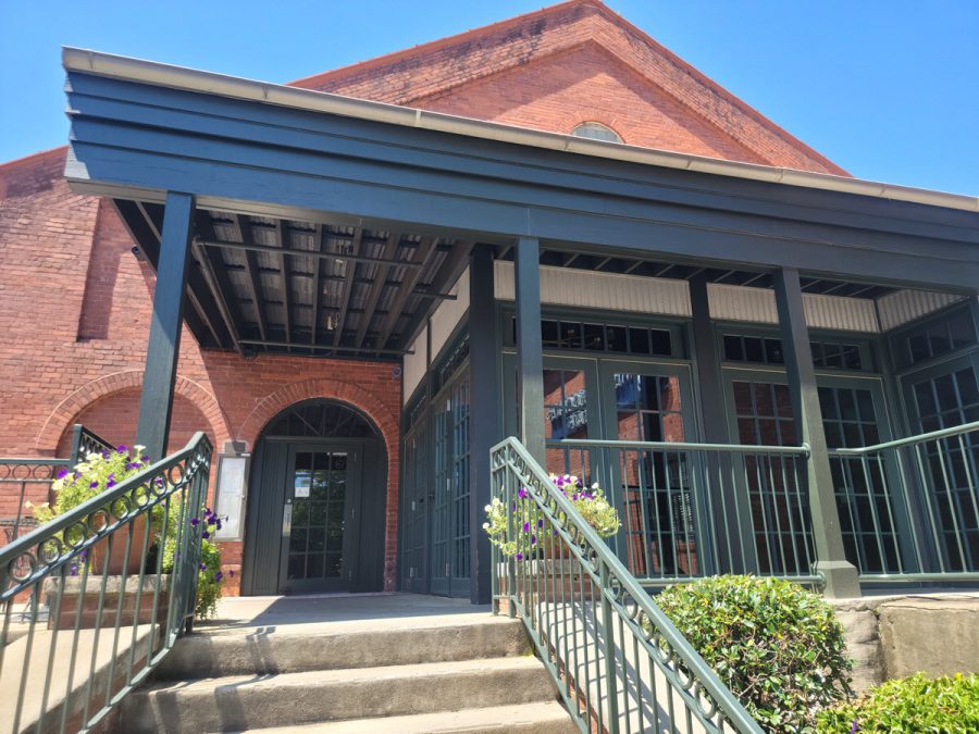 Wine Store Exterior Professional Painting Preview Image 3