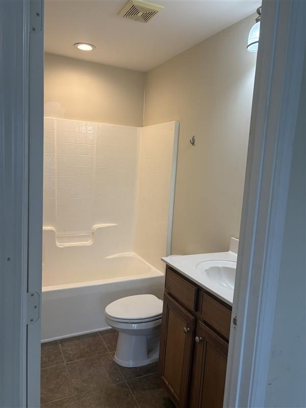 Bathroom Before Interior Painting Preview Image 5