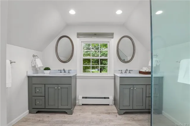 Professional Bathroom Interior Painting Preview Image 3