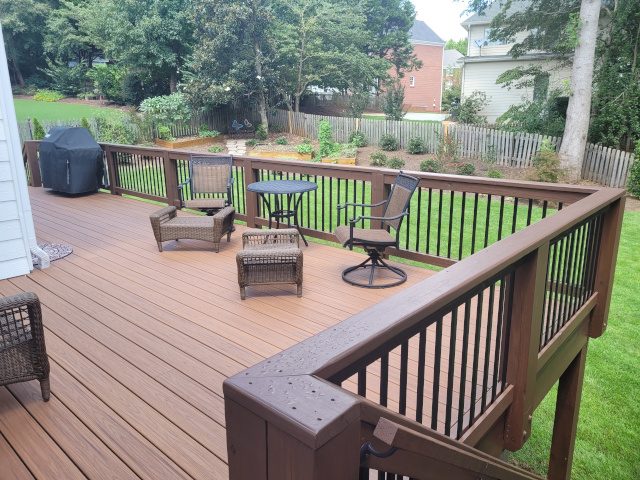deck restaining, gwinnett, ga