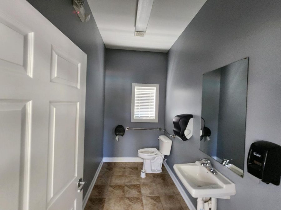 Gym Bathroom Repainted Preview Image 4