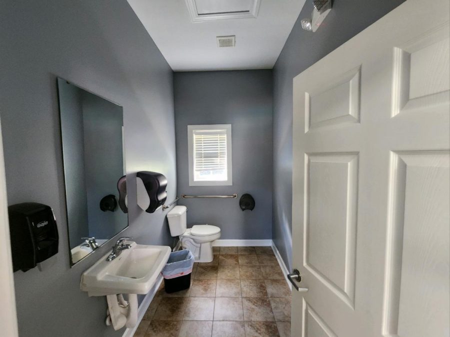 Second Gym Bathroom Repainted Preview Image 5