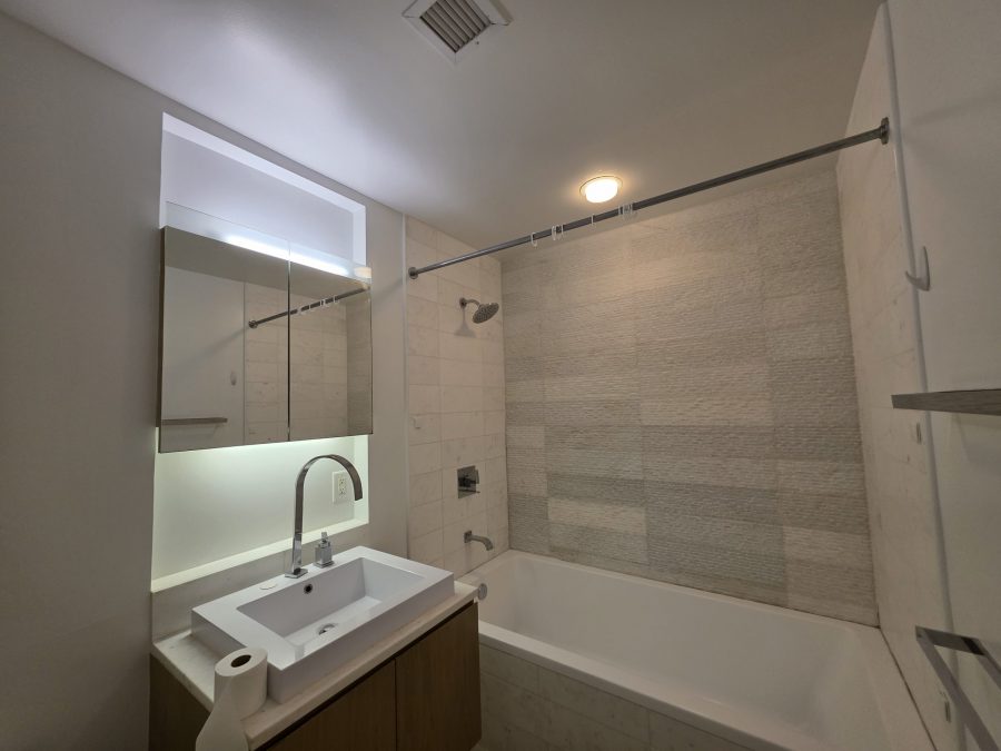 finished bathroom painting Preview Image 9