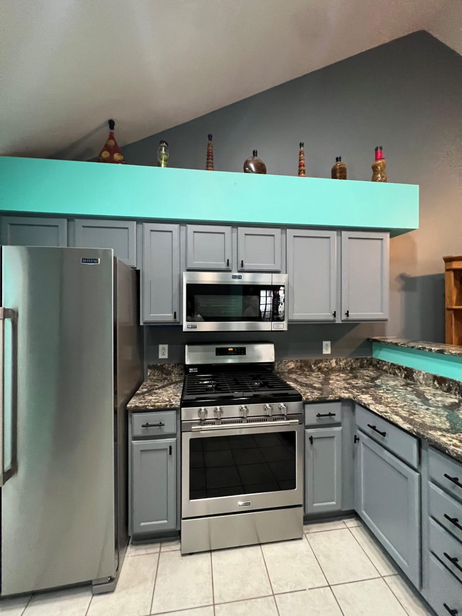 Kitchen Cabinet Painting Manteno, IL Preview Image 1