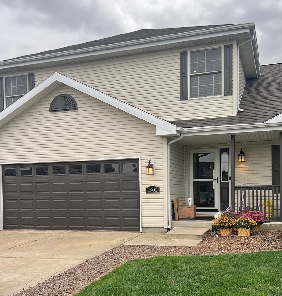 Professional Exterior House Painters Bourbonnais, IL Preview Image 1