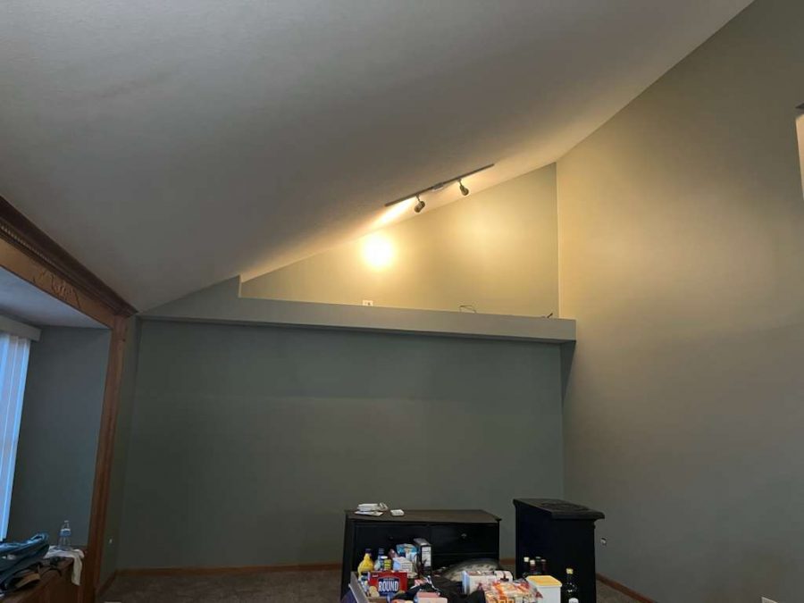 house interior with green painted walls Preview Image 1