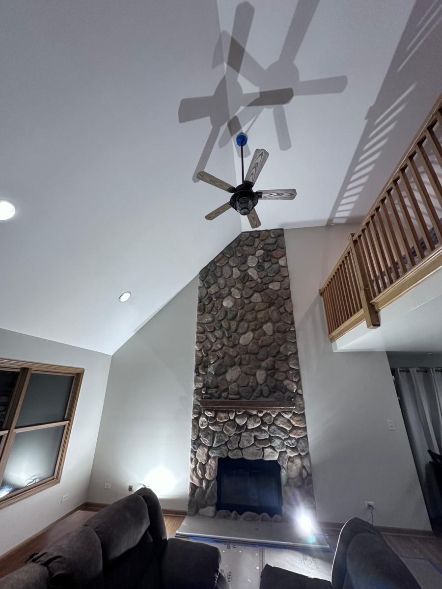 living room with vaulted ceiling Preview Image 2