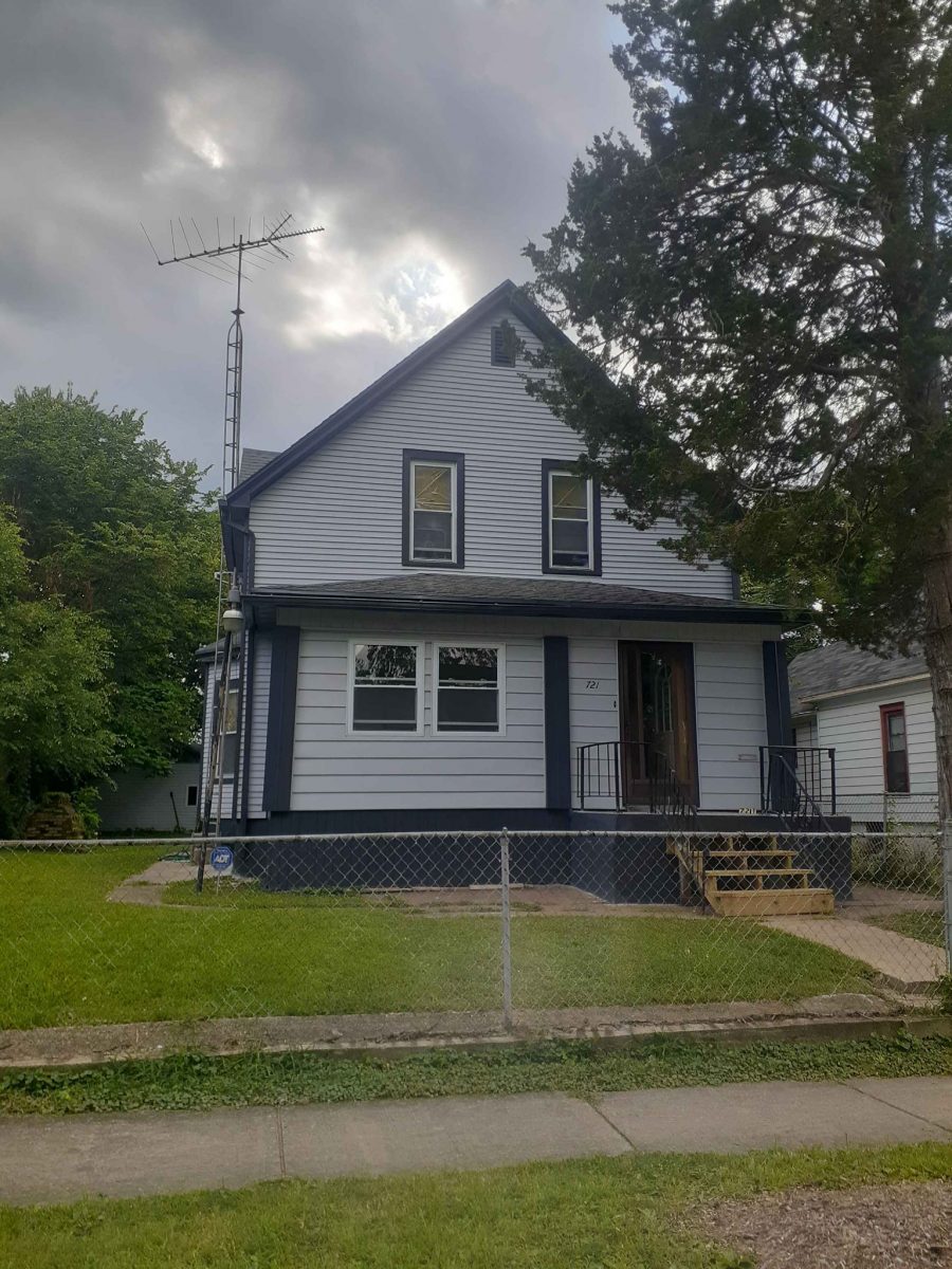 Kankakee, IL Exterior House Painting Preview Image 1