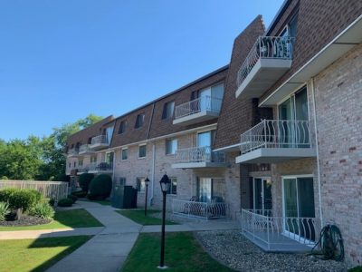 Apartment Rails exterior painting lansing IL