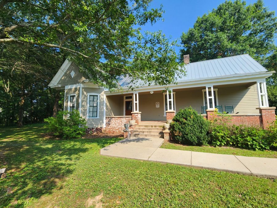 Professional Historic Home Painters Leeds, AL Preview Image 1