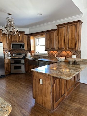 Before Kitchen Cabinet Painting Preview Image 4