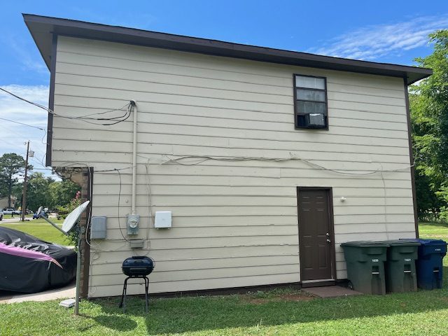 Exterior siding repair and painting - after Preview Image 10