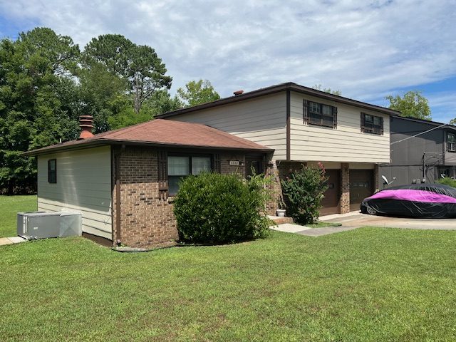 Exterior siding repair and painting - after Preview Image 13