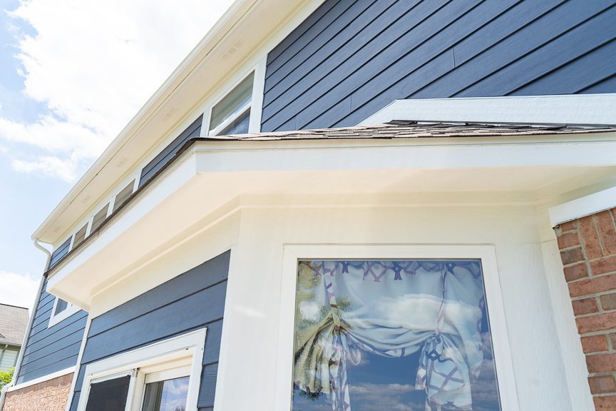 white trim with blue siding Preview Image 13