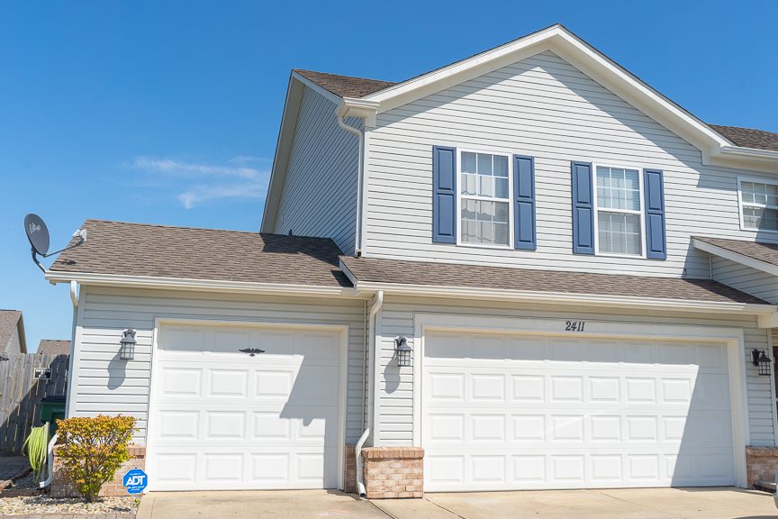 garage doors and front of home painted Preview Image 2