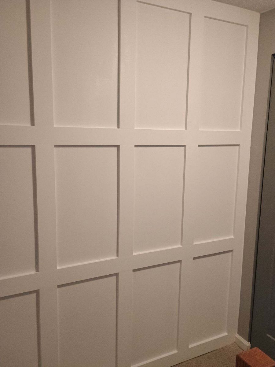 wall with paneling Preview Image 1