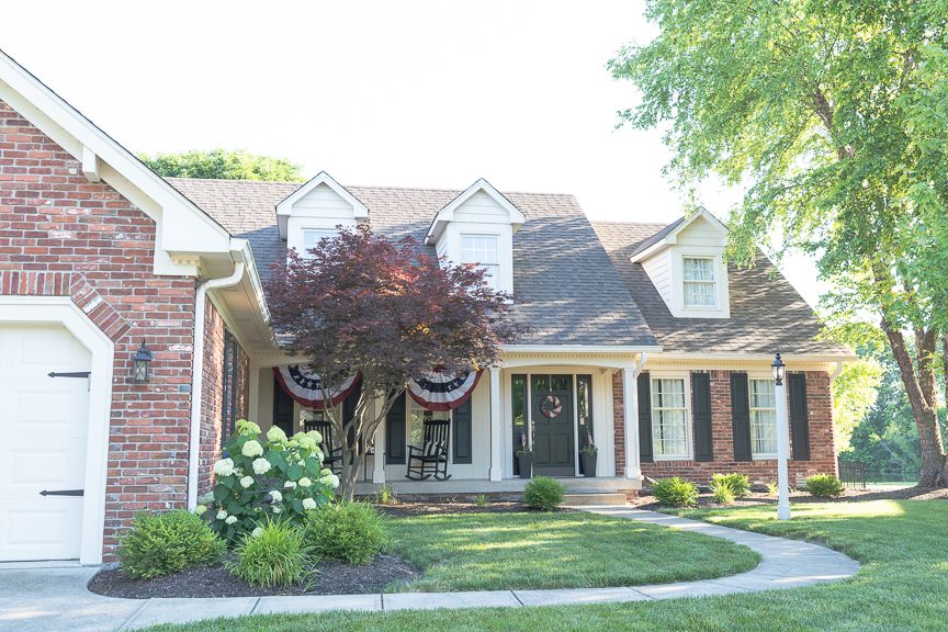 exterior painting of porch banisters Preview Image 3