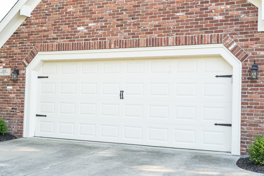 close up of painted garage door Preview Image 4