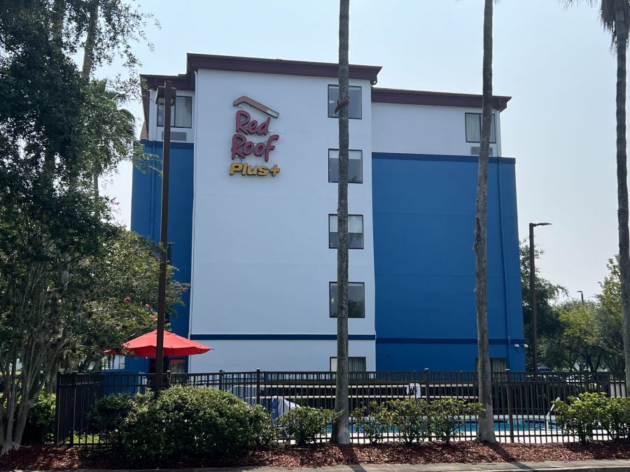 Red Roof Inn Side View Preview Image 1