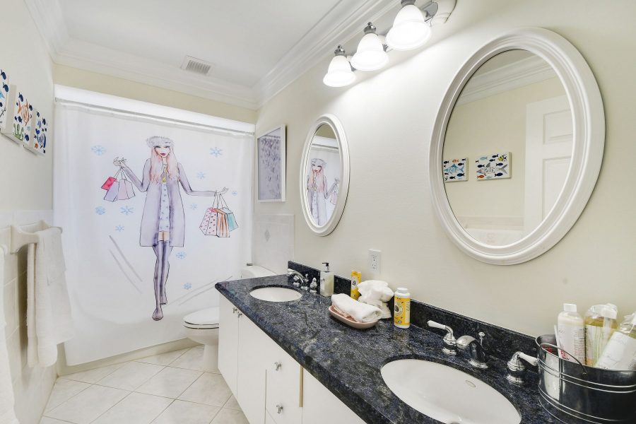 interior-bathroom-painting-project