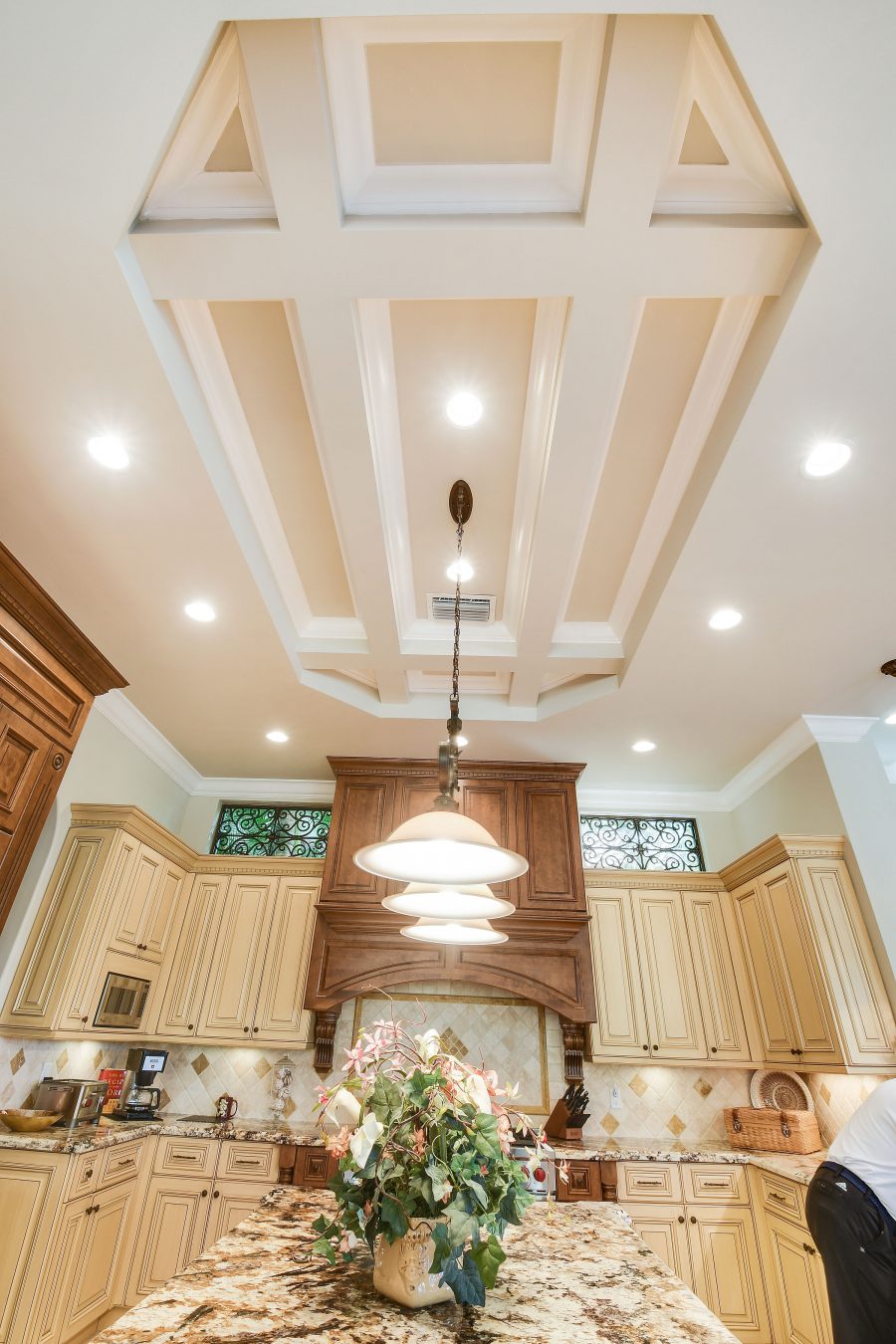 Crown Molding and Ceiling Painting in Palm Beach Gardens, FL