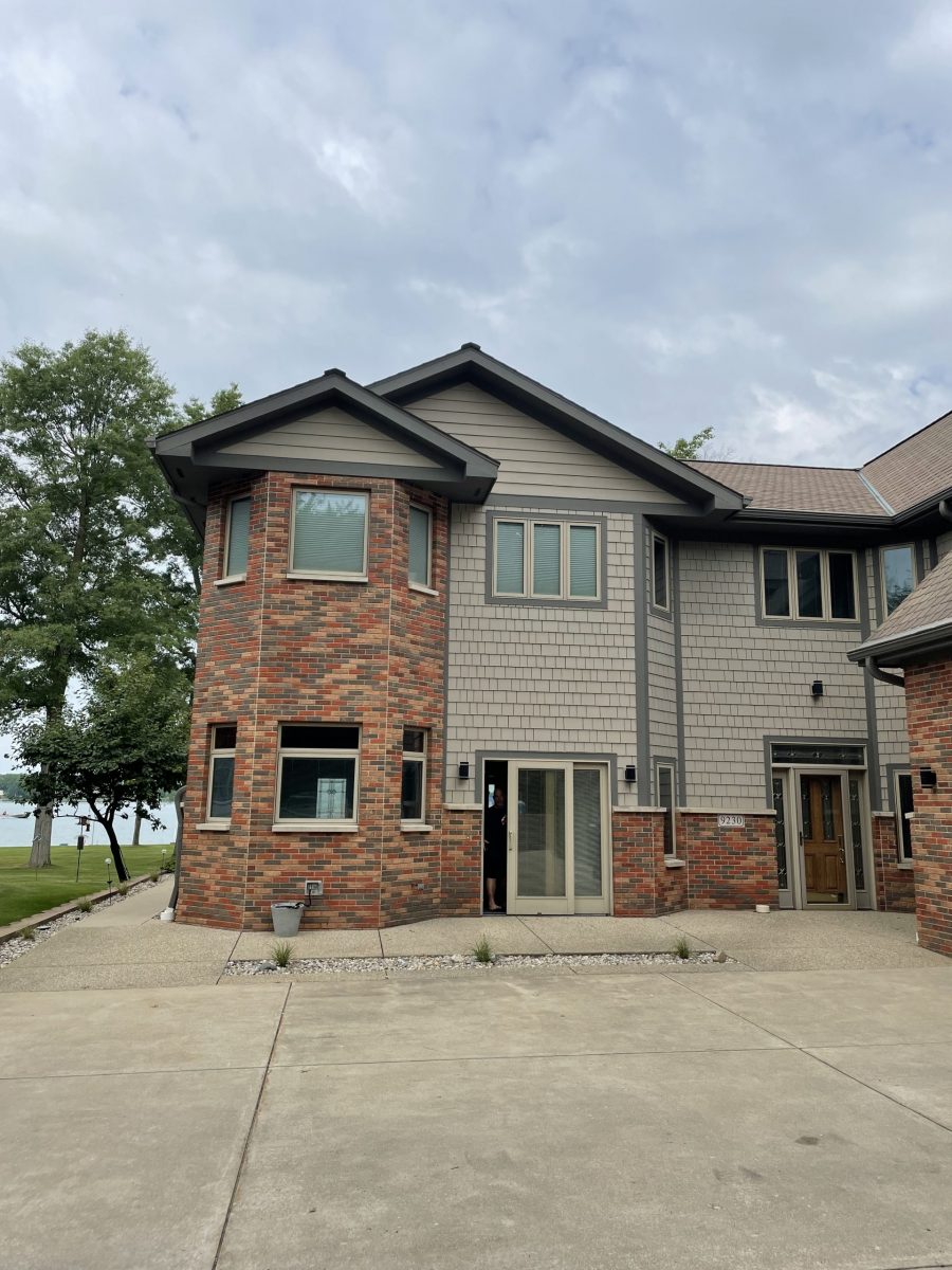 cedar siding painting Preview Image 1