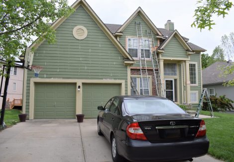 before photo of residential house no paint