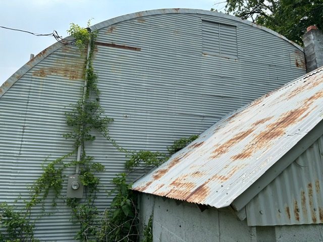 Hanger Painting Preview Image 7