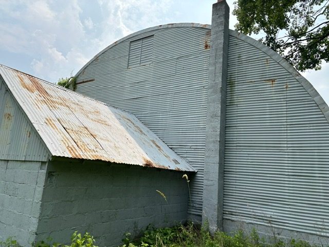 Hanger Painting Preview Image 8