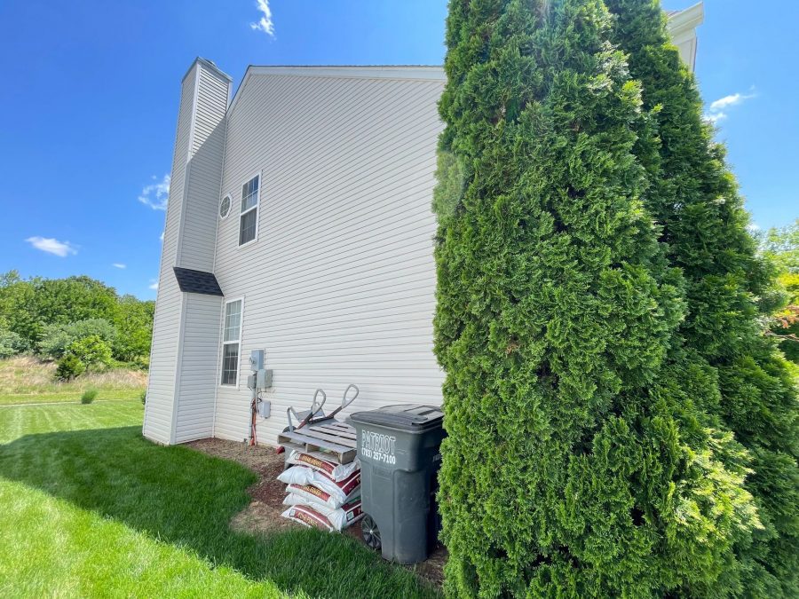 Side View of Home Preview Image 4