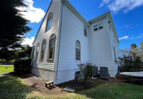 Exterior Paint of the Side of the Leesburg House