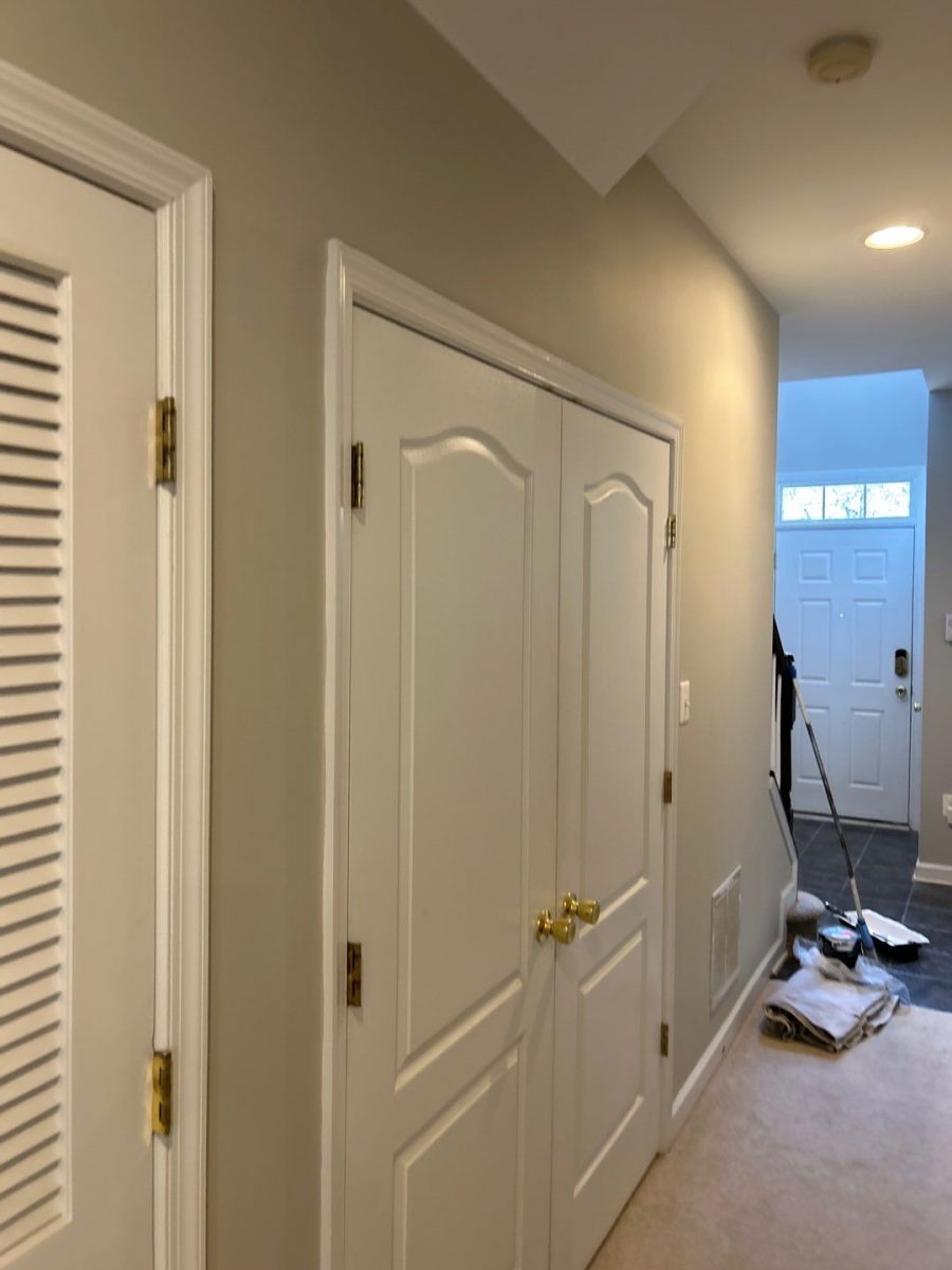 Laundry Room and Hallway Preview Image 5