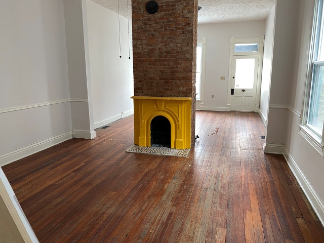 photo of repainted fireplace in paristown