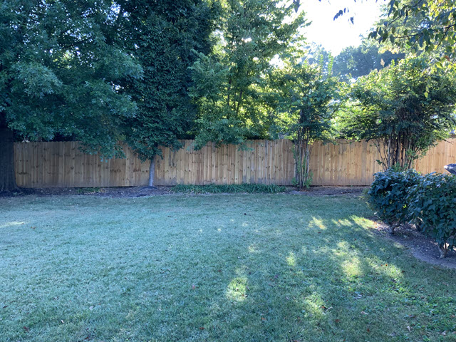 photo of fence in lyndon kentucky before being stained